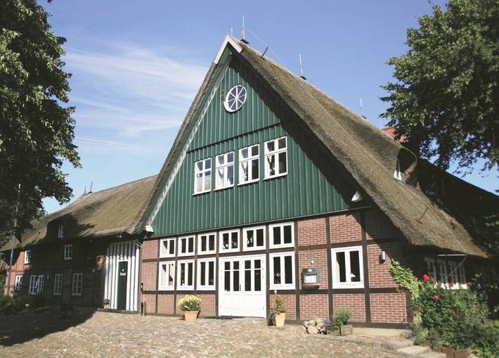 Hotel, mit Terrasse und Garten