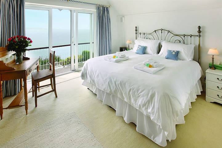 Beach View befindet sich in einer atemberaubenden Lage am Meer in Southbourne, einer erstklassigen Lage mit einer wunderschönen Küstenlandschaft. Erfahren Sie hier mehr über dieses Ferienhaus. in Bournemouth, Südwestengland