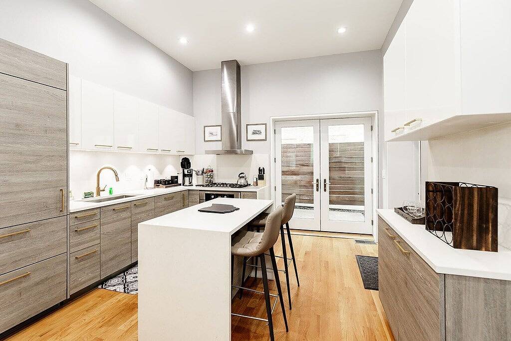 Modern Otr home with vintage charm of the Queen City in Cincinnati, Hamilton County (OH)