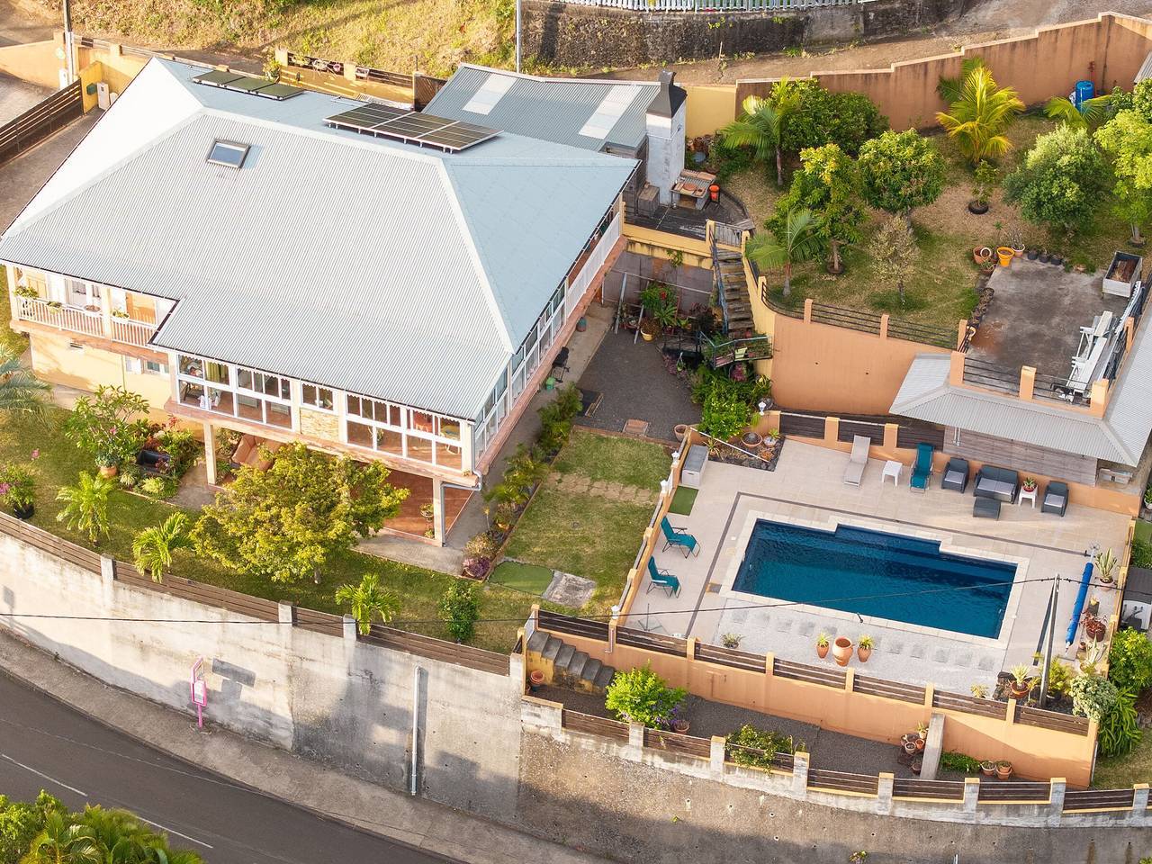 Grand appartement 2 chambres aux Avirons - Terrasse & Parking in Avirons, Île de la Réunion