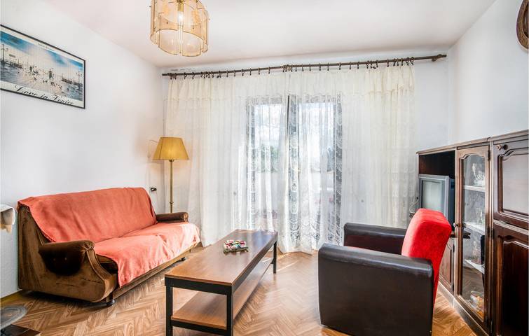 Appartement de vacances entier, Appartement confortable de 2 chambres avec terrasse, climatisation et parking, à 2,5 km de la plage de Vela Plaža in Baška, Krk