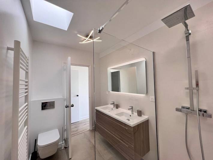 Gîte pour 6 personnes, avec balcon ainsi que piscine et vue dans Parc de Vaugrenier - 2