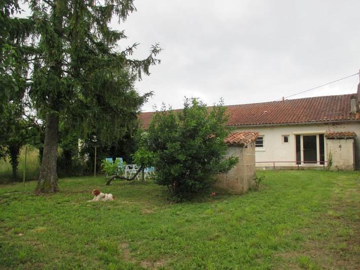 Location de vacances pour 6 personnes, avec vue et terrasse à Saint-Antoine-Cumond - 4