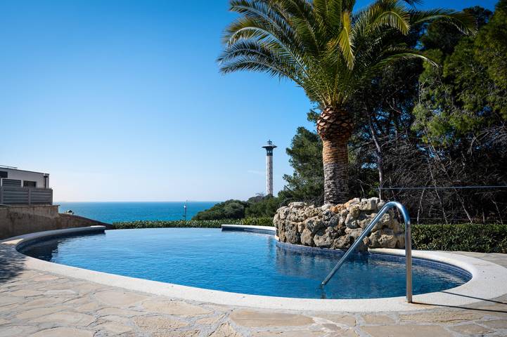 Casa rural para 14 personas, con Vistas al mar y Balcón además de Terraza y Jardín en Torredembarra