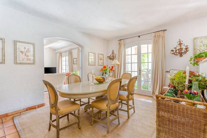 Location de vacances pour 8 personnes, avec jardin et terrasse à Valbonne - 4