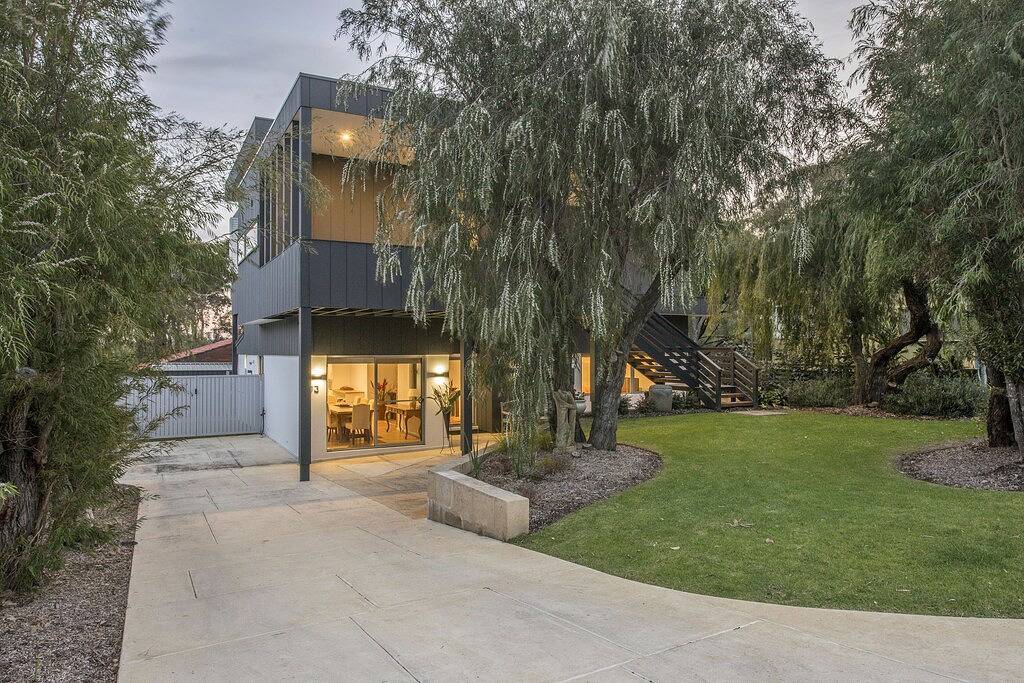 Stunning Couples Retreat with Ocean Views just 300 Metres to Beach in Dunsborough, Western Australia