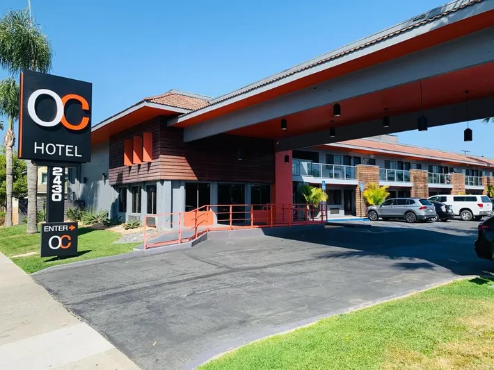 Hotel para 2 personas, con jacuzzi además de piscina y terraza - 1