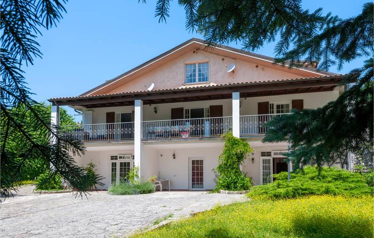 Ferienhaus für 10 Personen, mit Pool und Terrasse, kinderfreundlich in Italien - 2