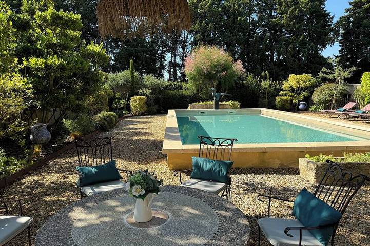 Location de vacances pour 10 personnes, avec Jardin à Verquières