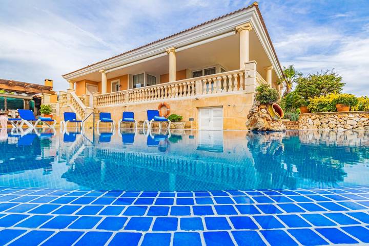 Apartamento de vacaciones para 8 personas, con vistas al mar además de jardín y piscina, Familias con niños - 1