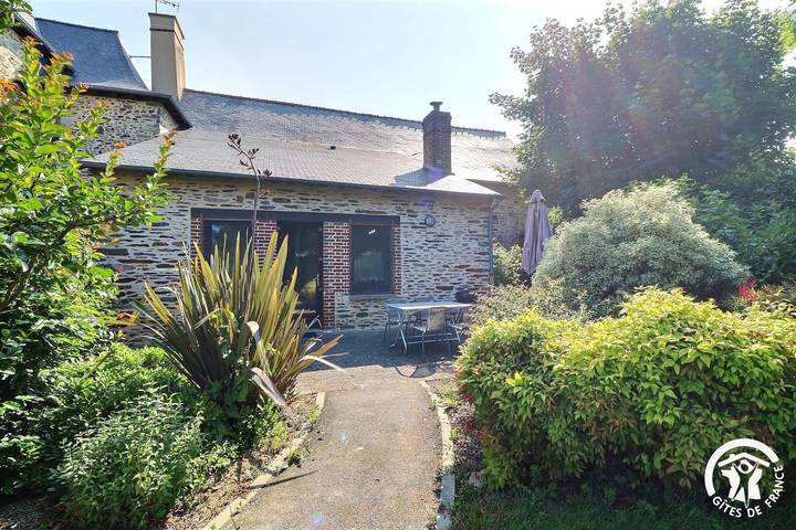 Gîte pour 4 personnes, avec Terrasse ainsi que Jardin et Vue à Chanteloup