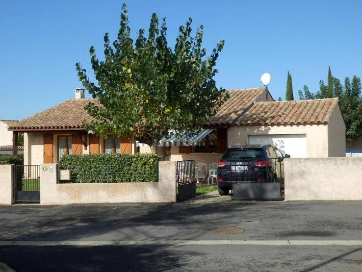 Location de vacances pour 6 personnes, avec jardin et piscine à Saint-Geniès-de-Fontedit