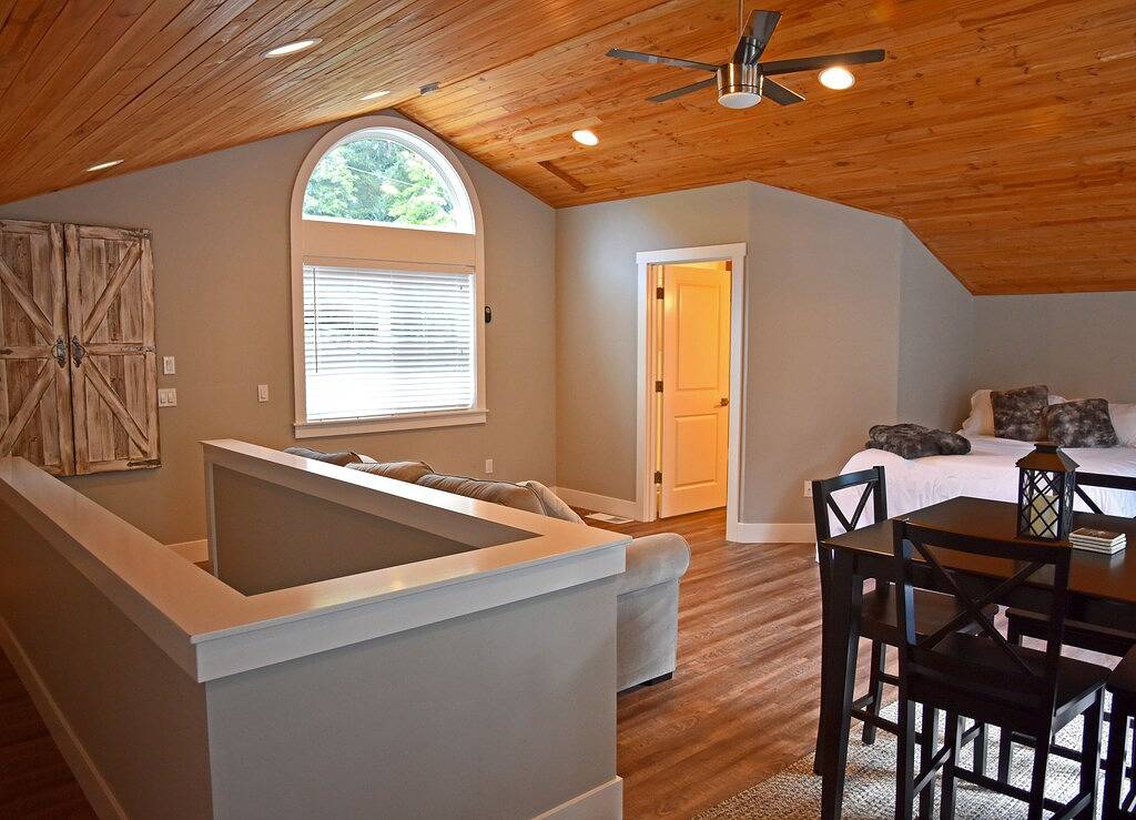 Nw See-Haus-See Sutherland in Lake Crescent