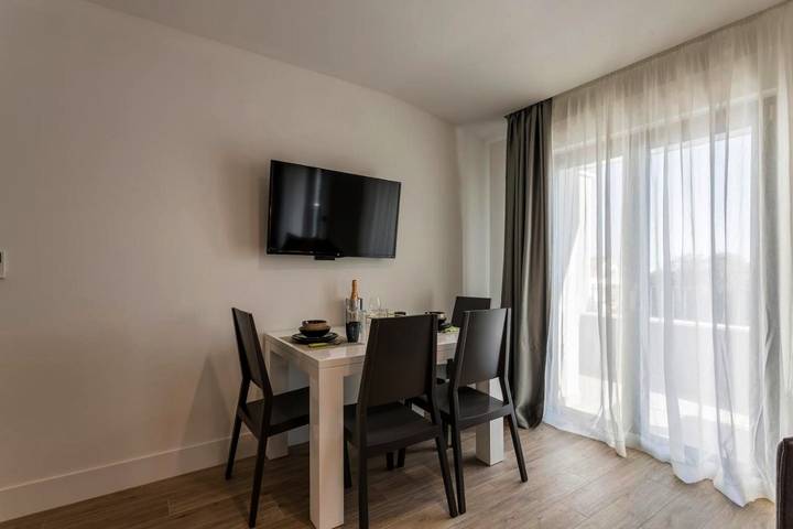 Maison d’hôte pour 2 personnes, avec piscine ainsi que vue et jardin à Split - 3