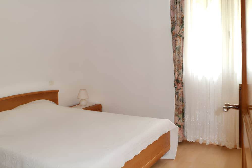 Homerez - Casa en Nages con vistas al lago in Lago de Laouzas, Nages