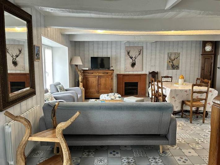 Location de vacances pour 10 personnes, animaux acceptés à La Bouillie