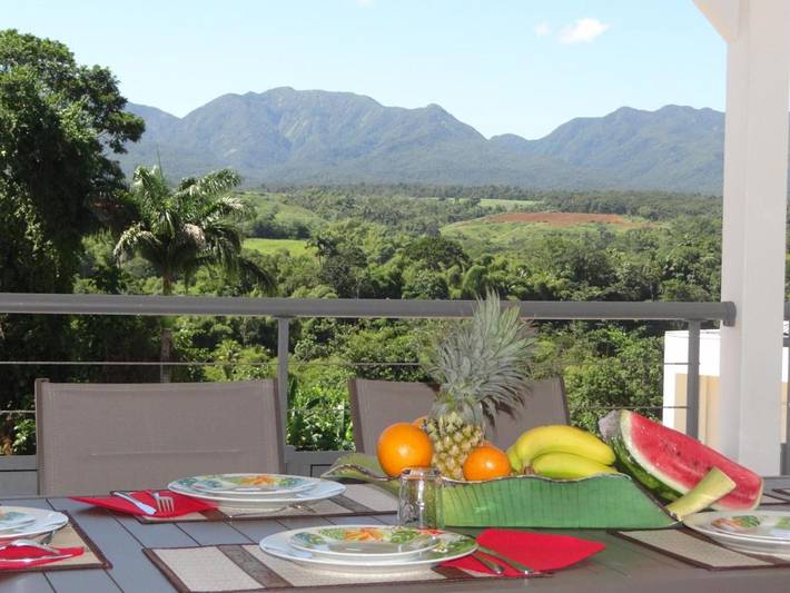 Casa de vacaciones para 7 personas, con vistas además de jardín y piscina - 1