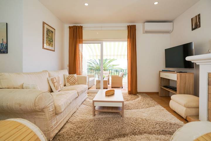 Gîte pour 6 personnes, avec terrasse ainsi que jardin et piscine dans Luz - 4