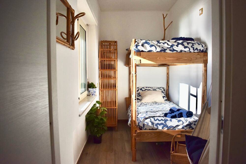 Entire apartment, Seafront apartment in the famous Cyclops Riviera suitable for families. in Aci Castello, Sicily