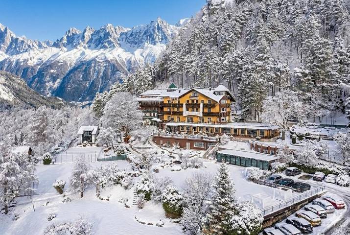 Hôtel pour 2 personnes, avec jardin et sauna ainsi que piscine et vue, animaux acceptés à Fai della Paganella