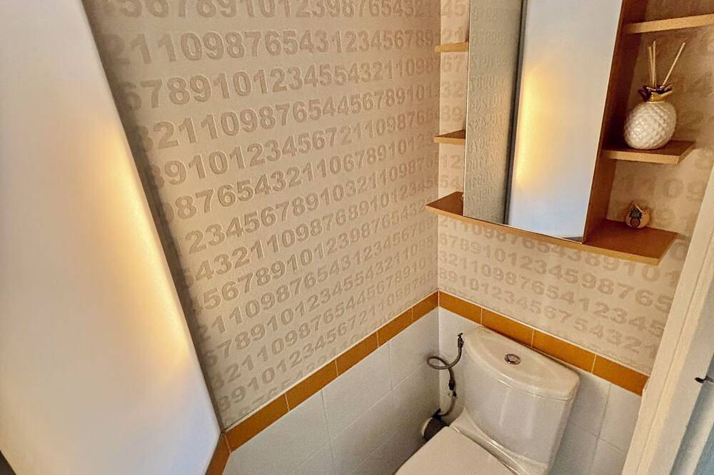 Comfortable House • Private Hot Tub • Spacious • Secure Garage Parking in Reims, Marne