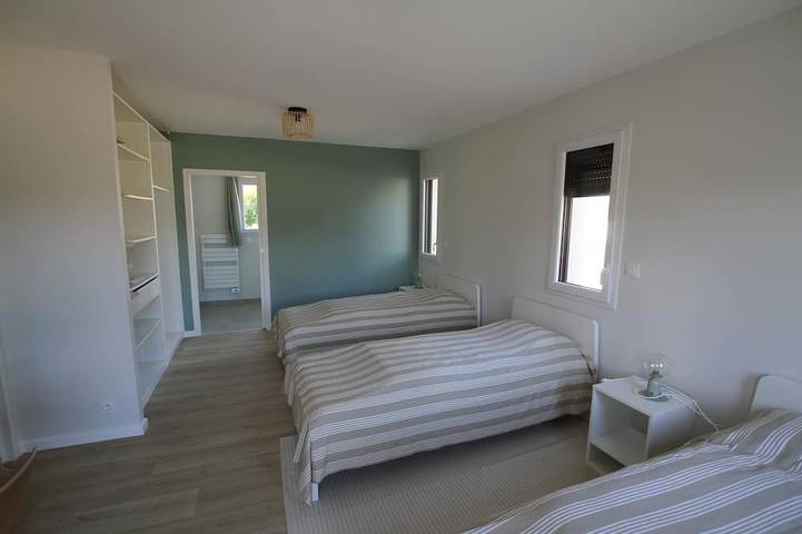 Location de vacances pour 9 personnes, avec jardin et terrasse dans Plage des Dunes (Penvénan) - 3