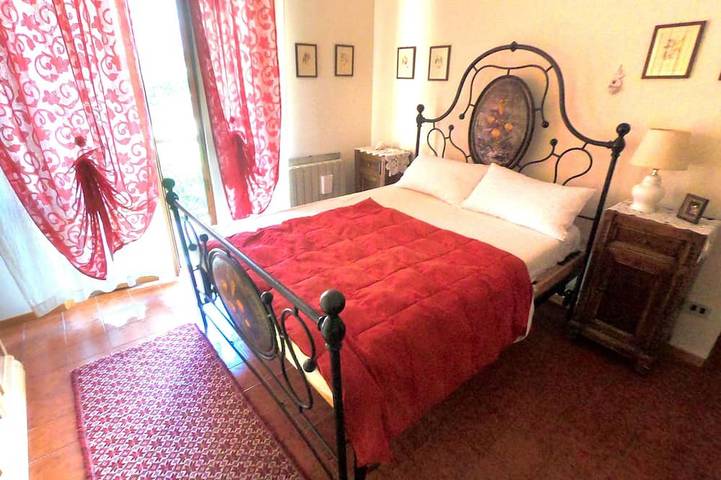 Appartement entier, Myhome Cozy Wi Fi Fiber apartment with free parking in Montepulciano, Province de Sienne