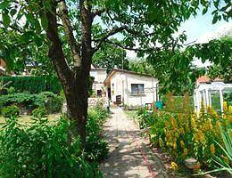 Ganze Wohnung, Gemütliche Ferienwohnung mit Terrasse, Carport und Garten in Röbel Müritz in Röbel, Müritz