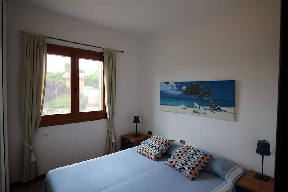 Ganze Wohnung, Wohnung mit herrlicher Aussicht und Gartenterrasse & Grill in Palau (Sardinien), Gallura