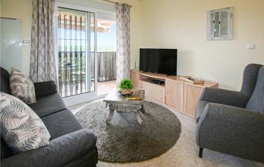 Holiday Apartment for 5 People in El Chaparral, Torrevieja, Photo 2