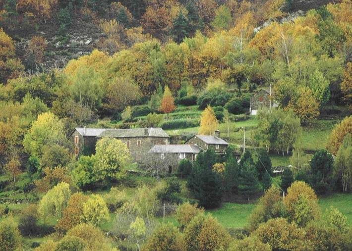Gîte pour 3 personnes, avec Jacuzzi ainsi que Terrasse et Vue à Gabriac - 3