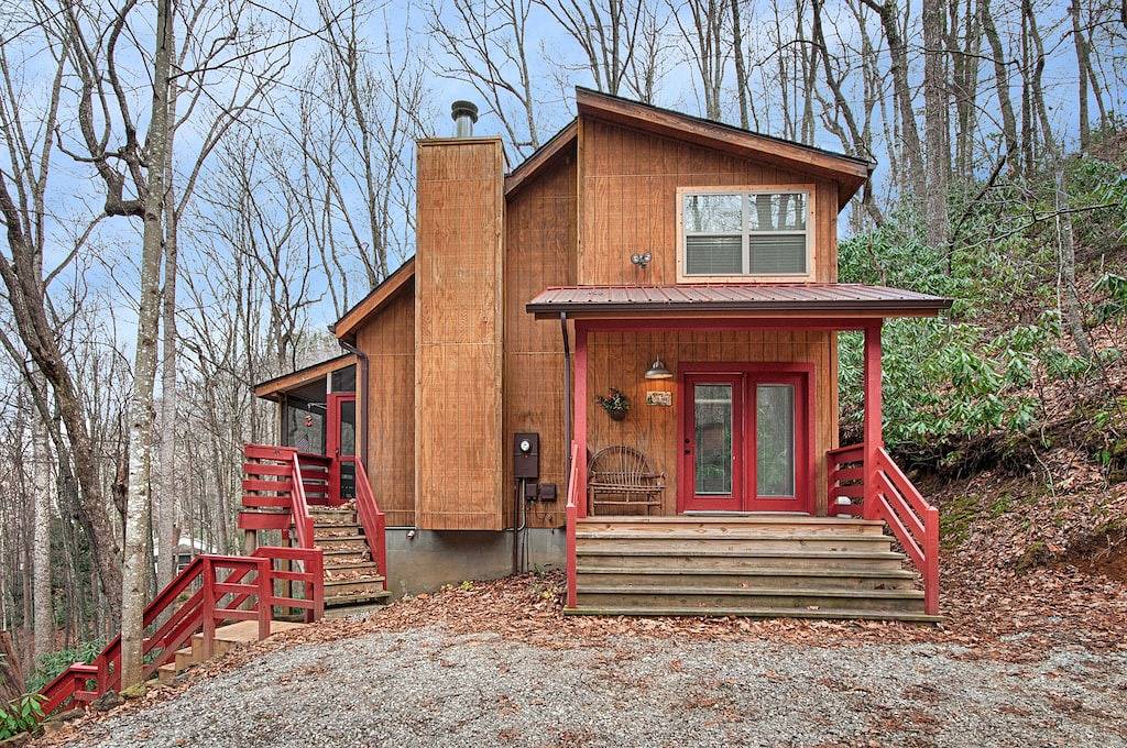Fernbrook Baumhaus - gemütlich, sauber, Whirlpool, Wifi, Zentralheizung & Luft, A + Bewertungen in Blue Ridge Parkway, Cataloochee Valley