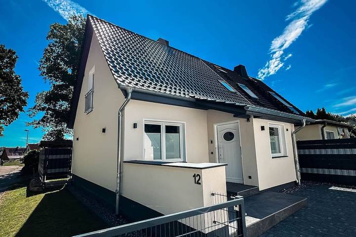 Ferienhaus für 4 Personen, mit Whirlpool und Garten in Stralsund