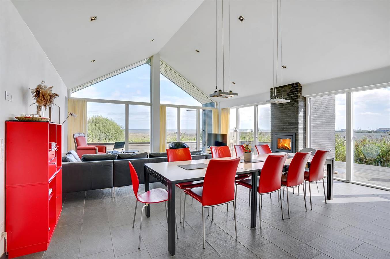 Amazing home in Rømø w/ 4 Bedrooms, Sauna and Wifi in Sønderstrand, Tagholm