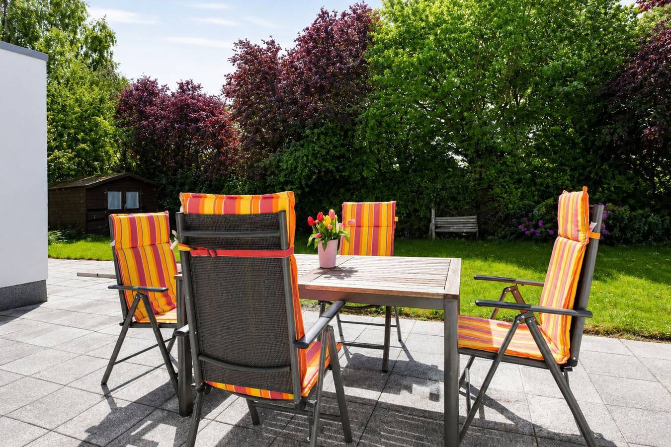 Erholung pur – Charmante 45m² Ferienwohnung für zwei mit Terrasse nahe der Ostsee in Warnemünde Strand, Rostock