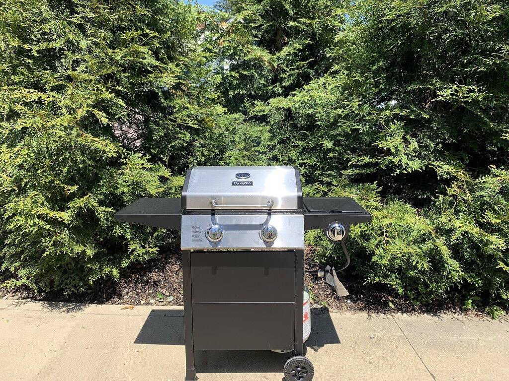 The Sunshine Cottage of Chagrin Falls: Monthly Rental + in Geauga County