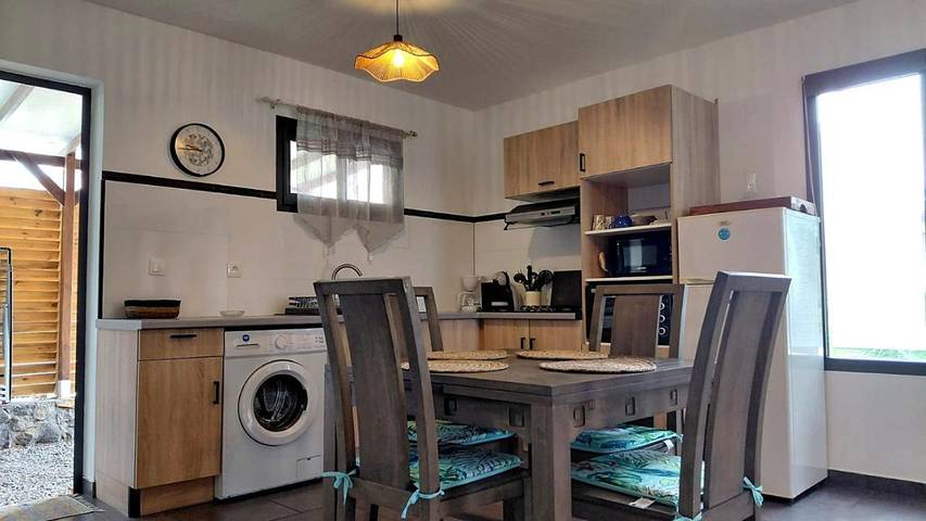 Location de vacances pour 4 personnes, avec piscine et jardin dans Grands-Bois - 3