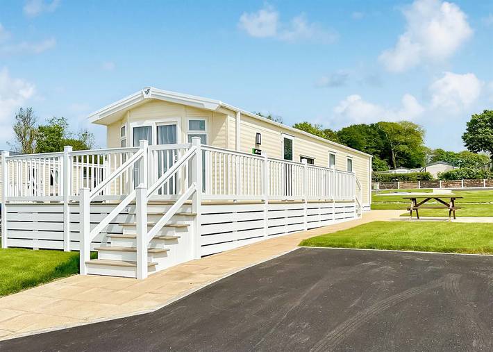 Caravan for 8 people in Wales