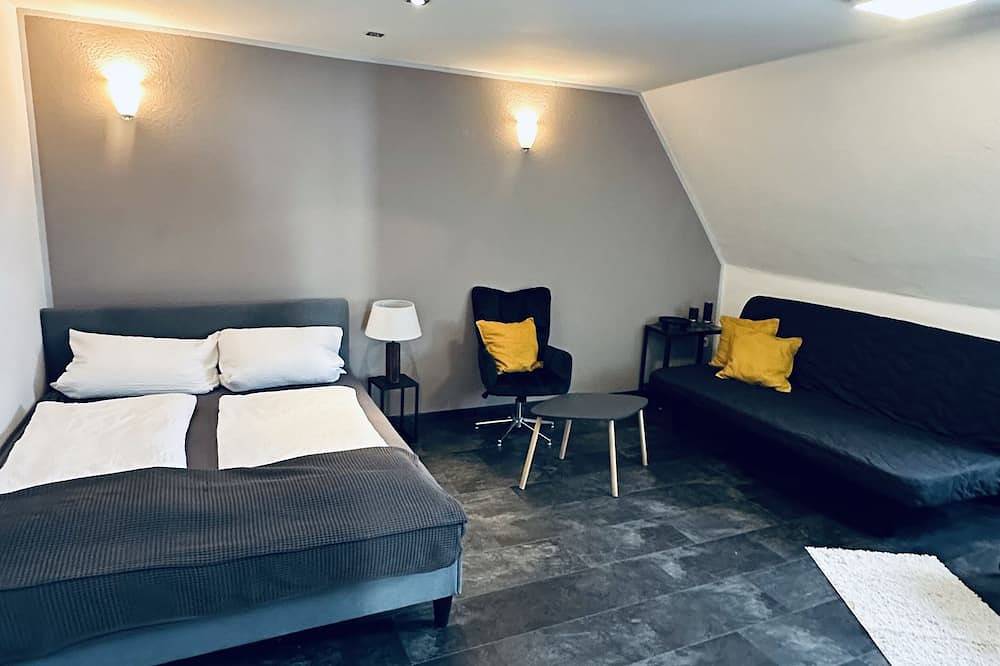 Ganze Wohnung, Ferienwohnung mit Balkon in Calden, Hessisches Bergland