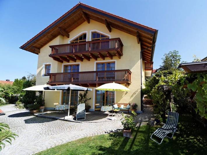 Ferienhaus für 3 Personen, mit Terrasse und Ausblick - 1