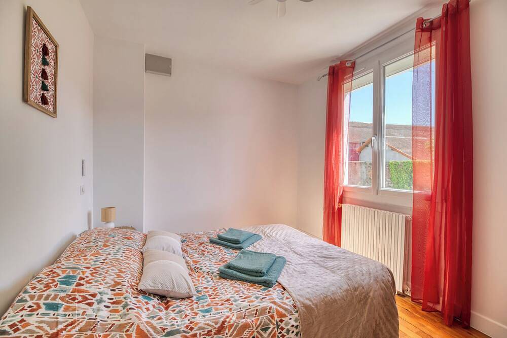 3-bedroom house with garden and garage near town center and train station. in Pamiers, Ariège