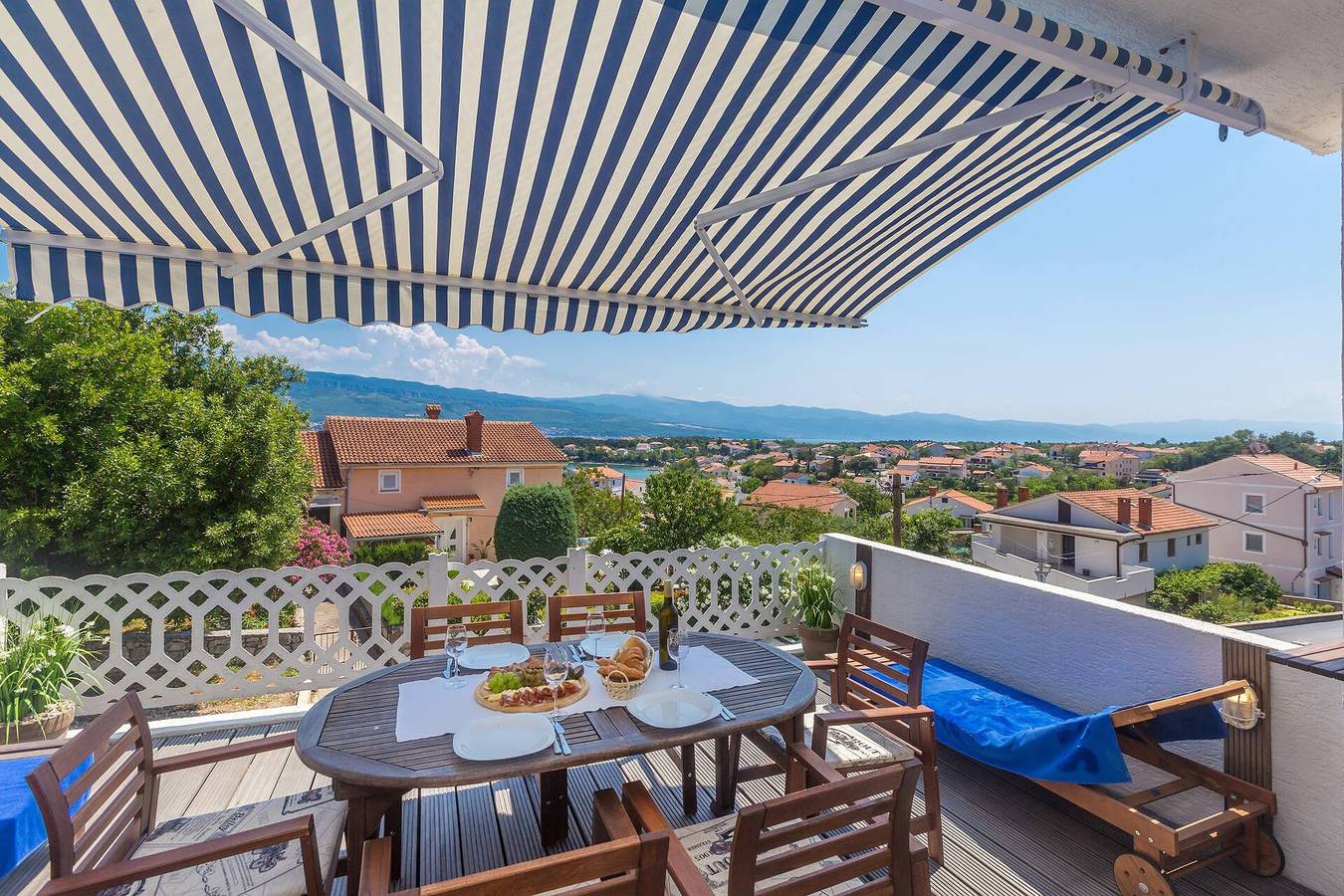 Appartement entier, Apartment Presker - sea view, modern, 280 m from sea, private terrace, Bbq in Silo (Krk), Krk