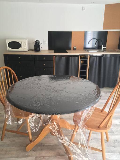 Gîte pour 3 personnes, avec jardin à Les Plans - 2