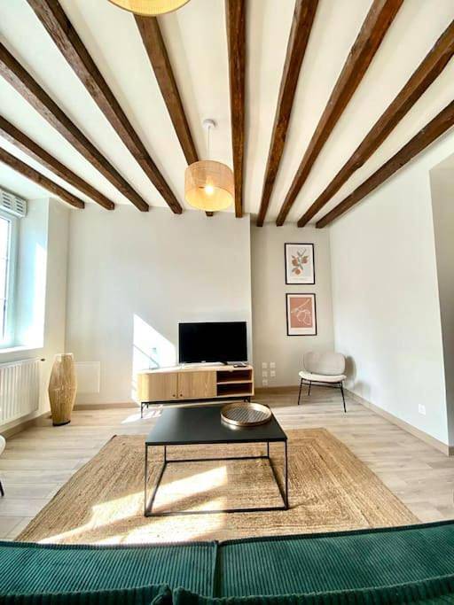 Appartement entier, One-Bedroom Apartment in Vierzon, Région de Vierzon