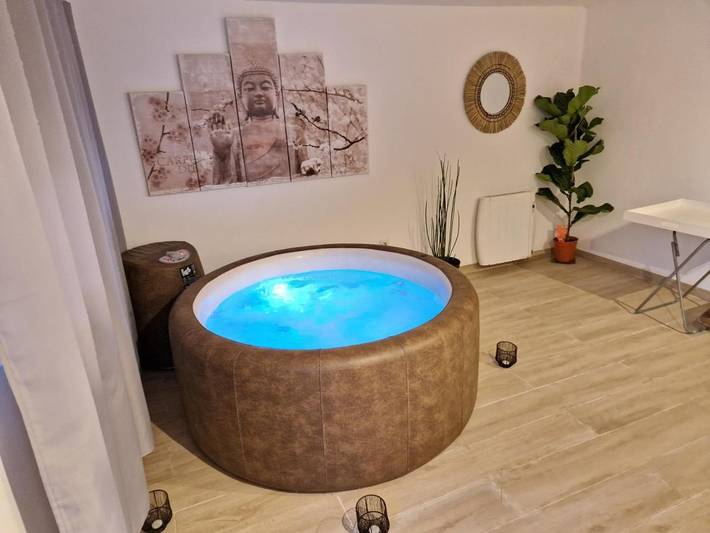 Apartamento de vacaciones para 2 personas, con balcón y jacuzzi - 1