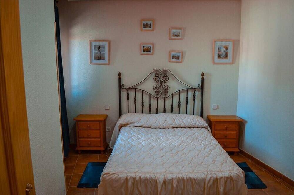 Tourist house La Fragua wiffi free, 5 bedrooms 3 bathrooms pets allowed in Navas de San Antonio, Segovia Province