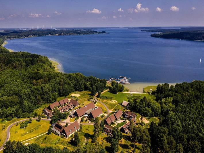 Ferienwohnung für 2 Personen, mit Terrasse und Sauna sowie Pool, kinderfreundlich am Plauer See