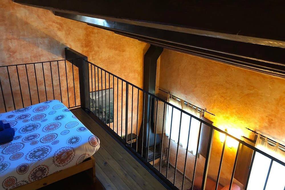 Rural apartment L'Alzina for 2 people in Tavertet, Osona