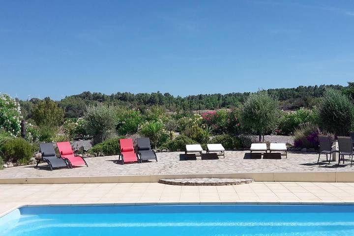 Location de vacances pour 8 personnes, avec terrasse ainsi que piscine et jardin à Castelnau-d'Aude - 2