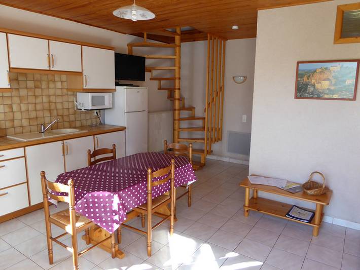 Gîte pour 4 personnes, avec jardin et terrasse, animaux acceptés dans Massif central - 3